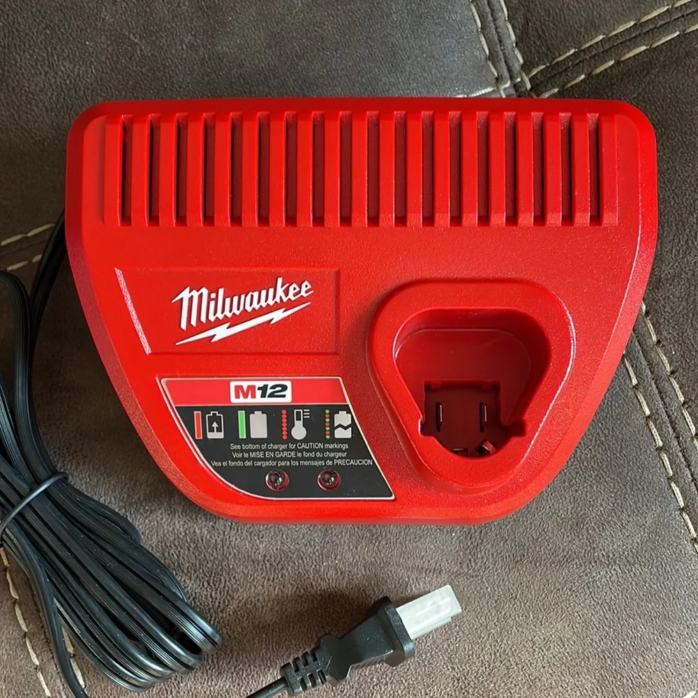 Milwaukee M12 Battery Charger